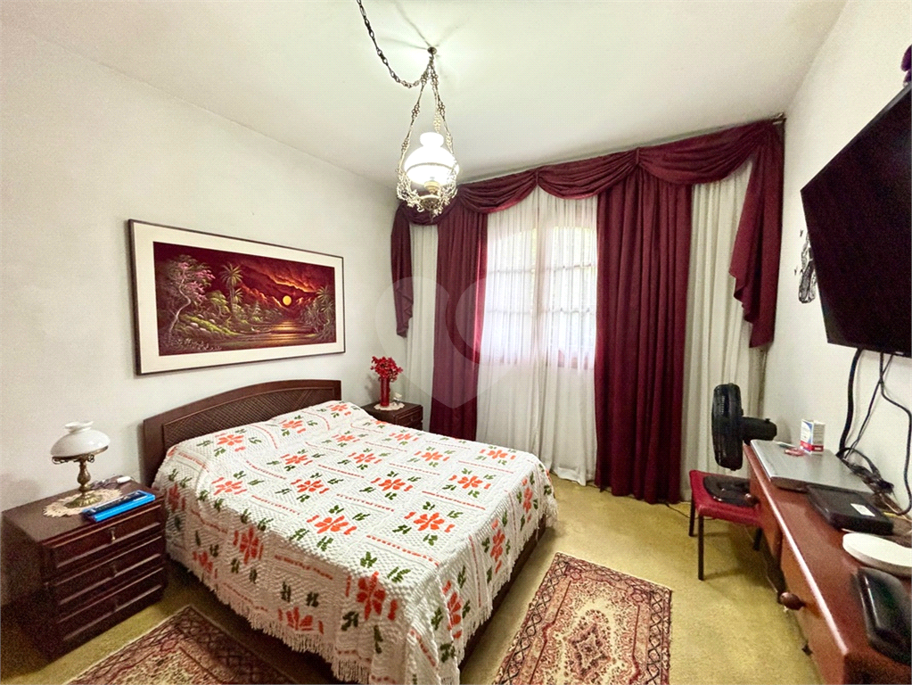 Sobrado com 5 dormitórios, piscina, salão de festas e 7 vagas na Vila Albertina.