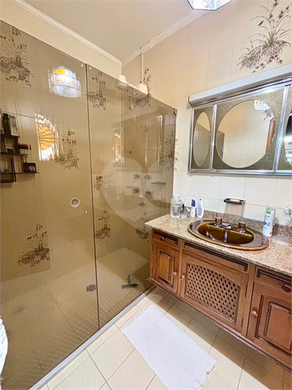 Sobrado com 5 dormitórios, piscina, salão de festas e 7 vagas na Vila Albertina.