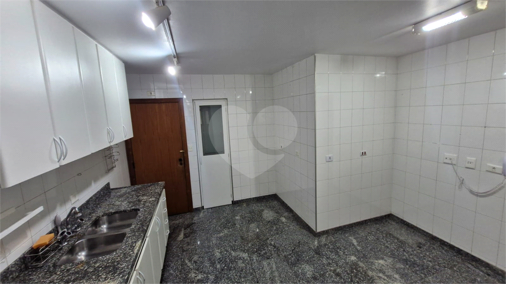 Apartamento com 3 quartos e 2 vagas na Pompeia