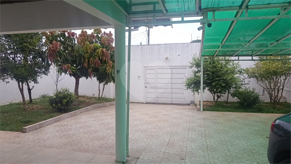 Casa térra com 3 dormitórios, 2 suítes, área gormet, piscina e 7 vagas