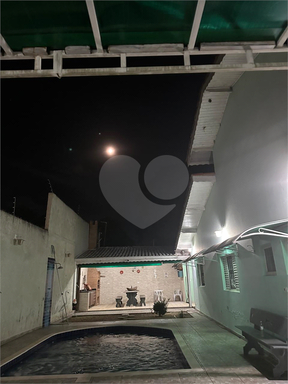 Casa térra com 3 dormitórios, 2 suítes, área gormet, piscina e 7 vagas