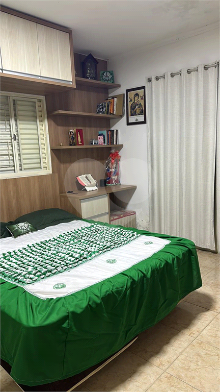 Casa térra com 3 dormitórios, 2 suítes, área gormet, piscina e 7 vagas