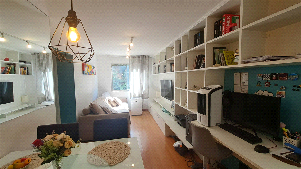 Apartamento Reformado e Ensolarado no Residencial Recanto Cantareira