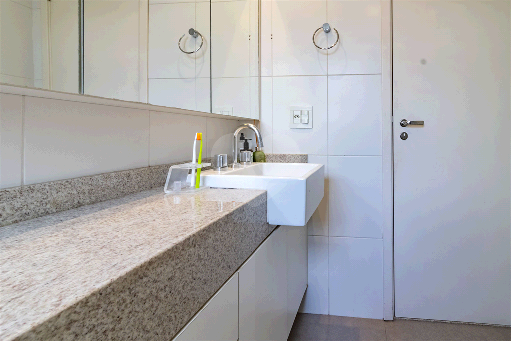 APARTAMENTO em VILA MADALENA