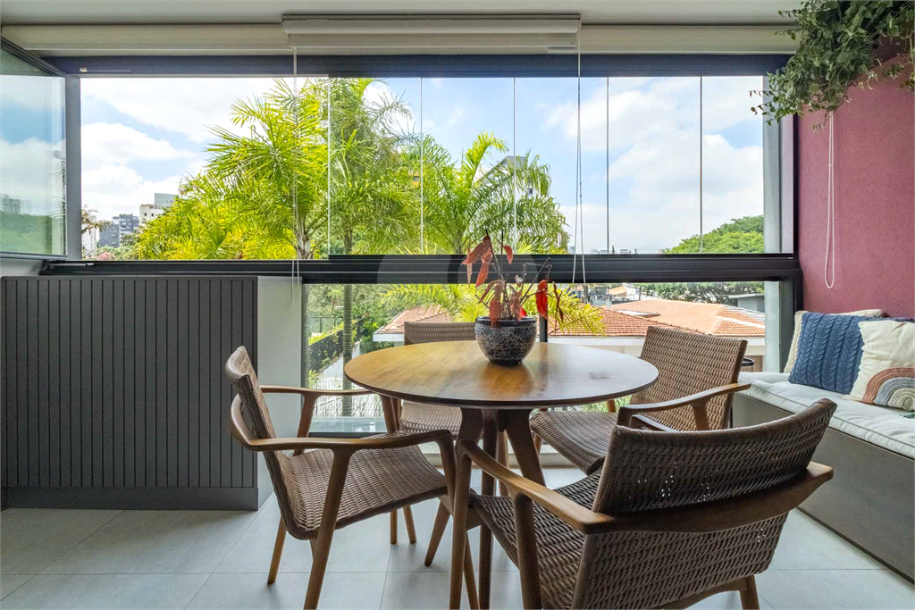 APARTAMENTO em VILA MADALENA