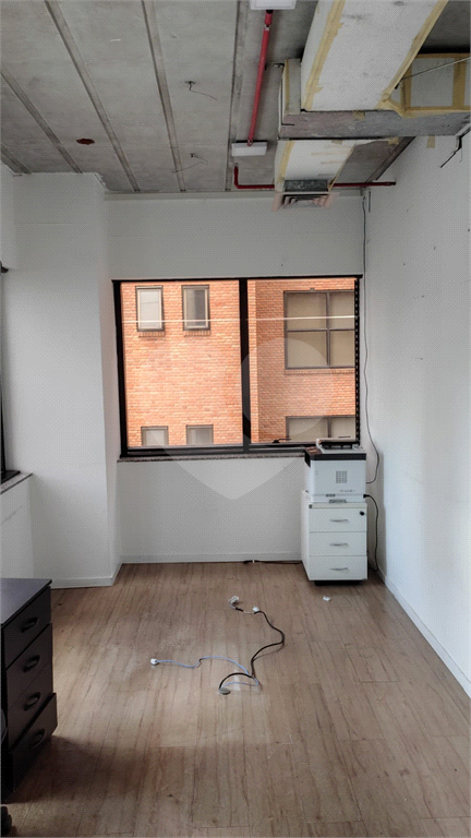 SALA COMERCIAL MOBILIADA ANDAR INTEIRO COM 240M2 VENDA OU LOCAÇÃO NO BROOKLIN VENDER ALUGAR