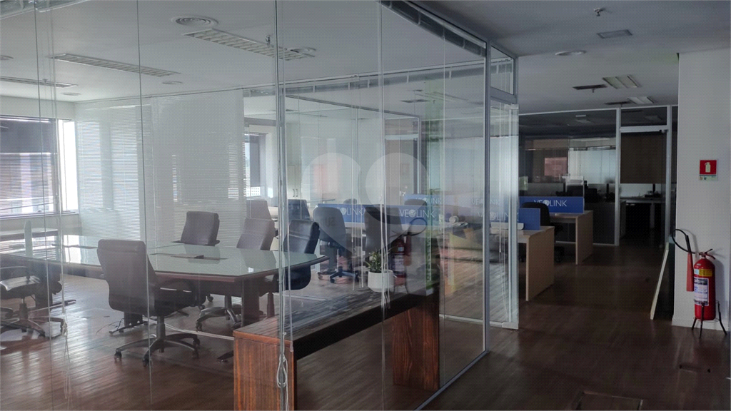 SALA COMERCIAL MOBILIADA ANDAR INTEIRO COM 240M2 VENDA OU LOCAÇÃO NO BROOKLIN VENDER ALUGAR