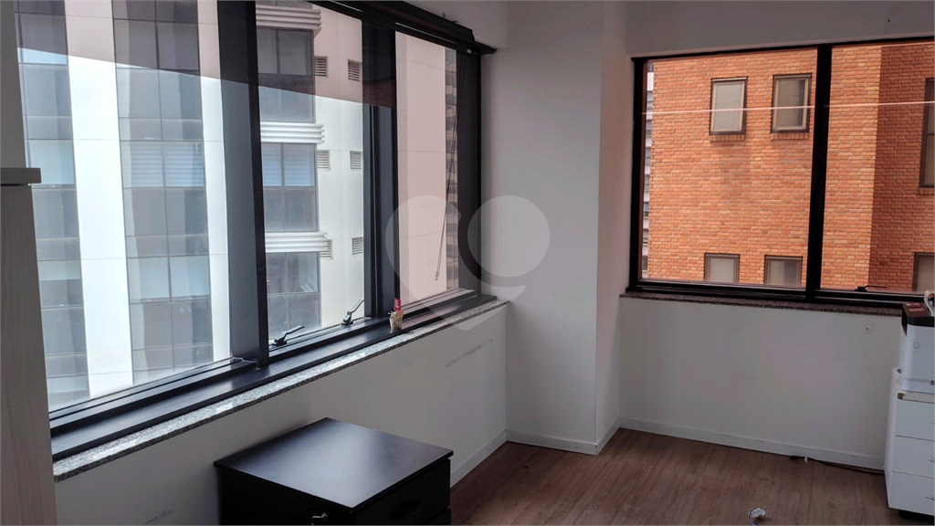 SALA COMERCIAL MOBILIADA ANDAR INTEIRO COM 240M2 VENDA OU LOCAÇÃO NO BROOKLIN VENDER ALUGAR