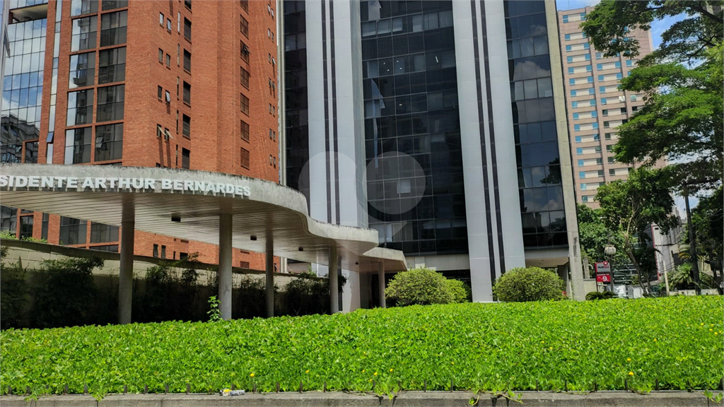 SALA COMERCIAL MOBILIADA ANDAR INTEIRO COM 240M2 VENDA OU LOCAÇÃO NO BROOKLIN VENDER ALUGAR