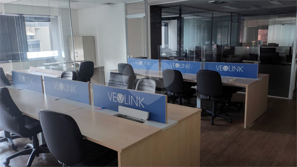 SALA COMERCIAL MOBILIADA ANDAR INTEIRO COM 240M2 VENDA OU LOCAÇÃO NO BROOKLIN VENDER ALUGAR