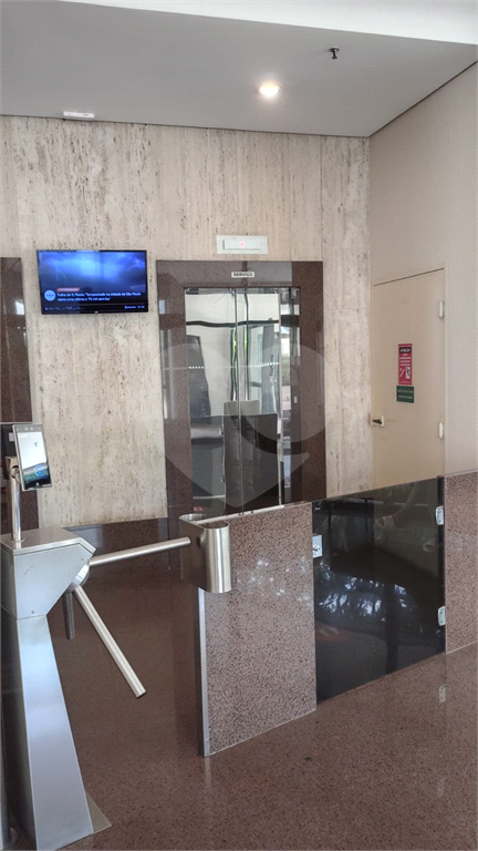 SALA COMERCIAL MOBILIADA ANDAR INTEIRO COM 240M2 VENDA OU LOCAÇÃO NO BROOKLIN VENDER ALUGAR