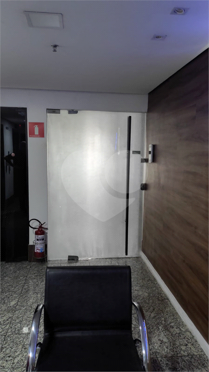 SALA COMERCIAL MOBILIADA ANDAR INTEIRO COM 240M2 VENDA OU LOCAÇÃO NO BROOKLIN VENDER ALUGAR