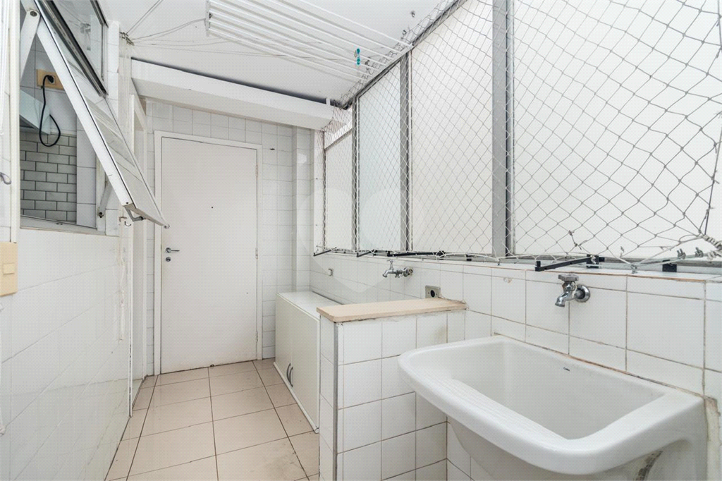 Amplo Apartamento de 161m² no Jardim Paulista – 3 Dorms (1 Suíte).