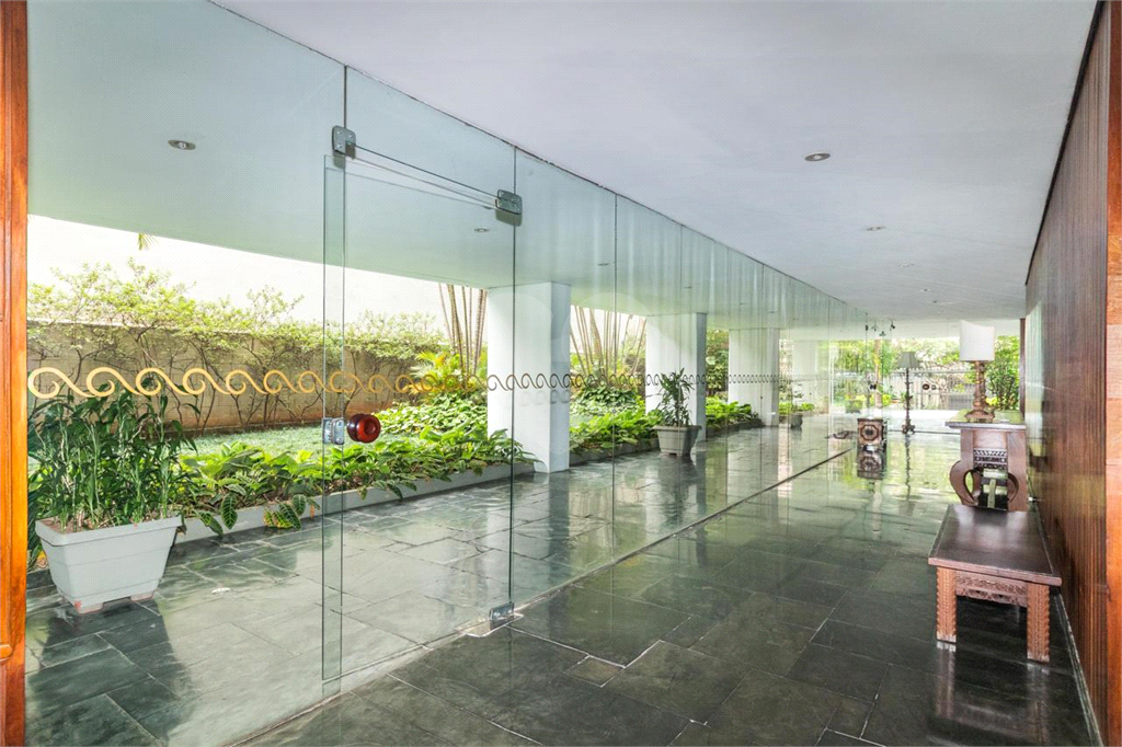 Amplo Apartamento de 161m² no Jardim Paulista – 3 Dorms (1 Suíte).