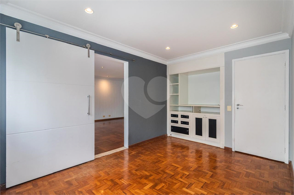 Amplo Apartamento de 161m² no Jardim Paulista – 3 Dorms (1 Suíte).