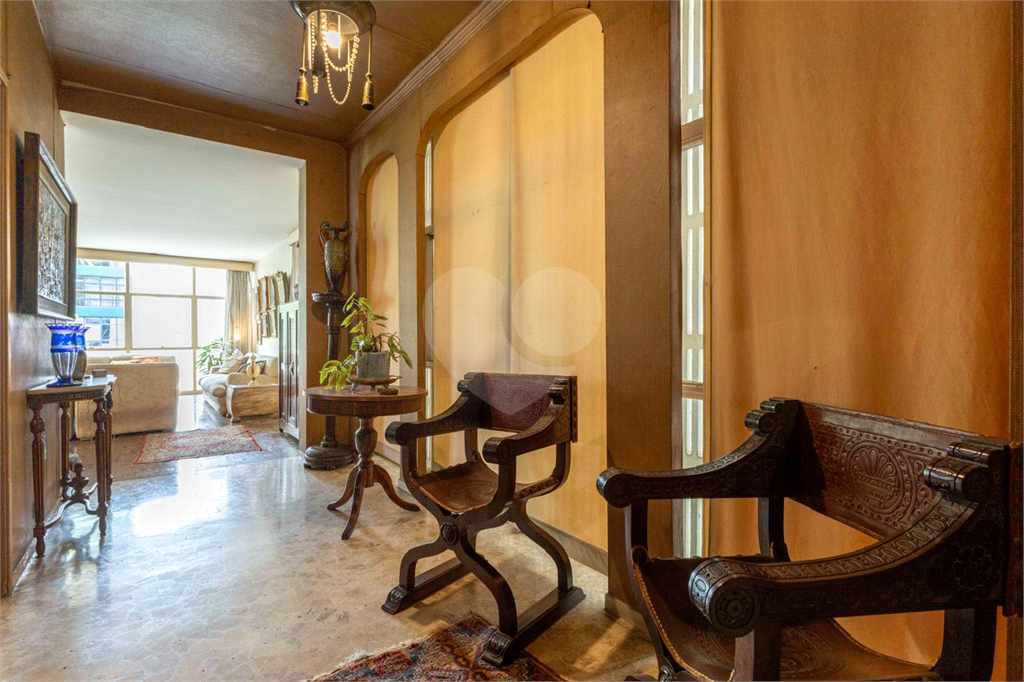  Em Higienópolis 290m² - Elegância e bom gosto.