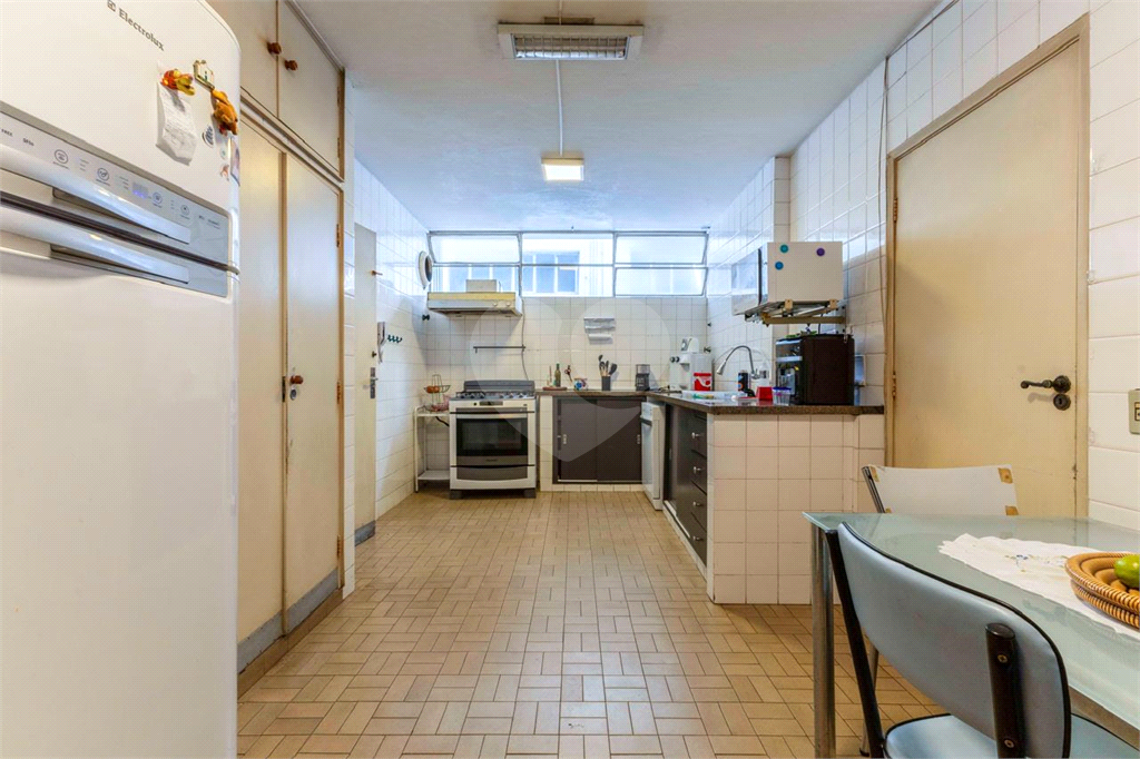  Em Higienópolis 290m² - Elegância e bom gosto.