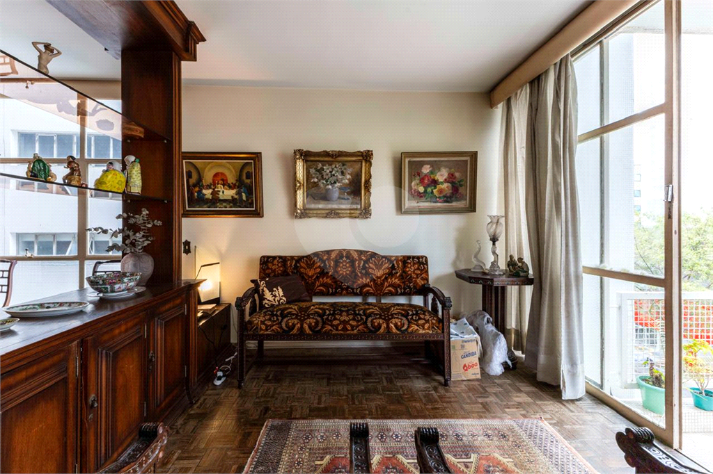  Em Higienópolis 290m² - Elegância e bom gosto.