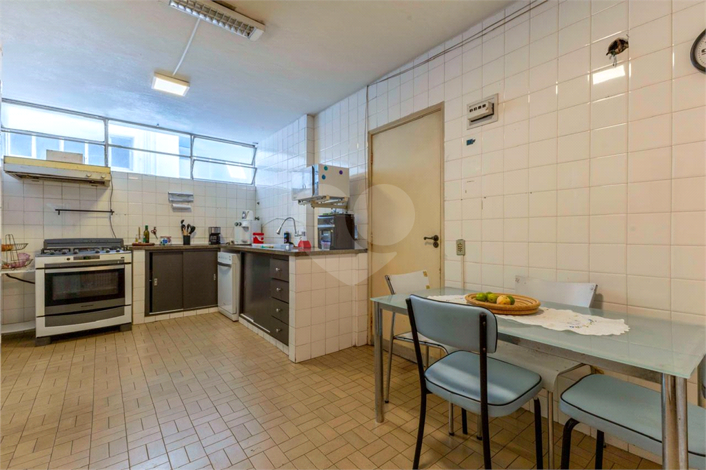  Em Higienópolis 290m² - Elegância e bom gosto.