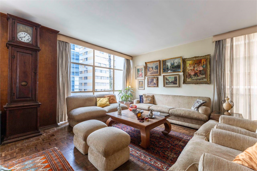  Em Higienópolis 290m² - Elegância e bom gosto.