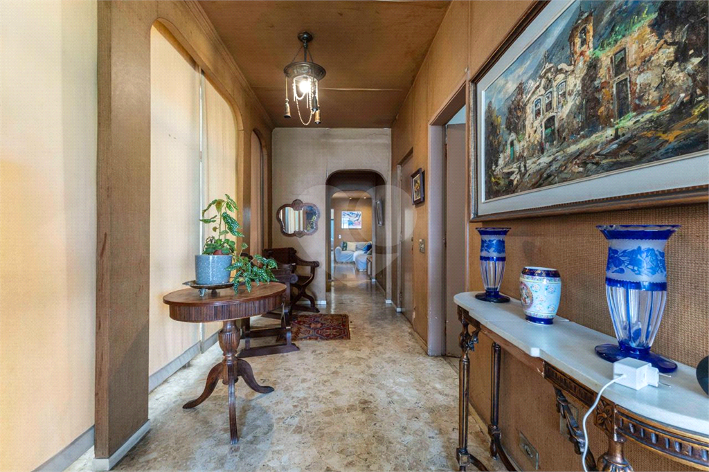  Em Higienópolis 290m² - Elegância e bom gosto.