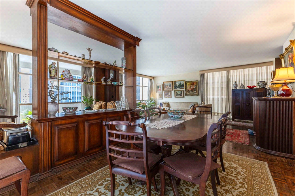  Em Higienópolis 290m² - Elegância e bom gosto.