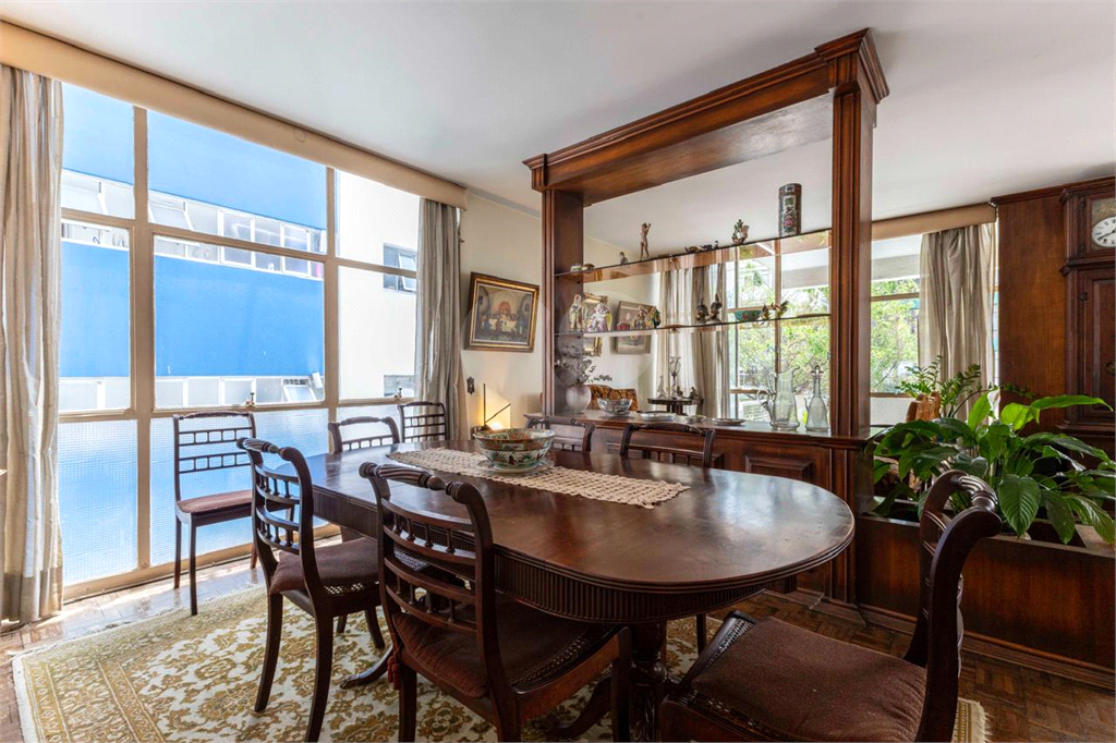  Em Higienópolis 290m² - Elegância e bom gosto.