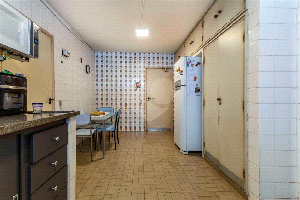  Em Higienópolis 290m² - Elegância e bom gosto.