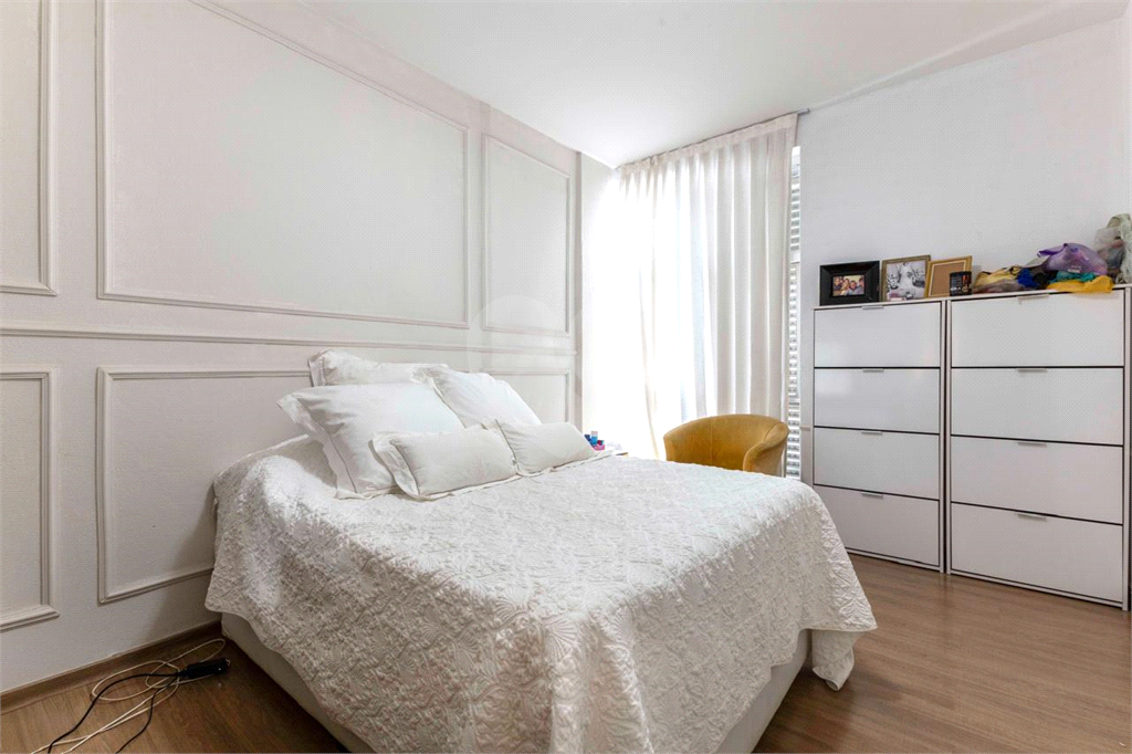  Em Higienópolis 290m² - Elegância e bom gosto.