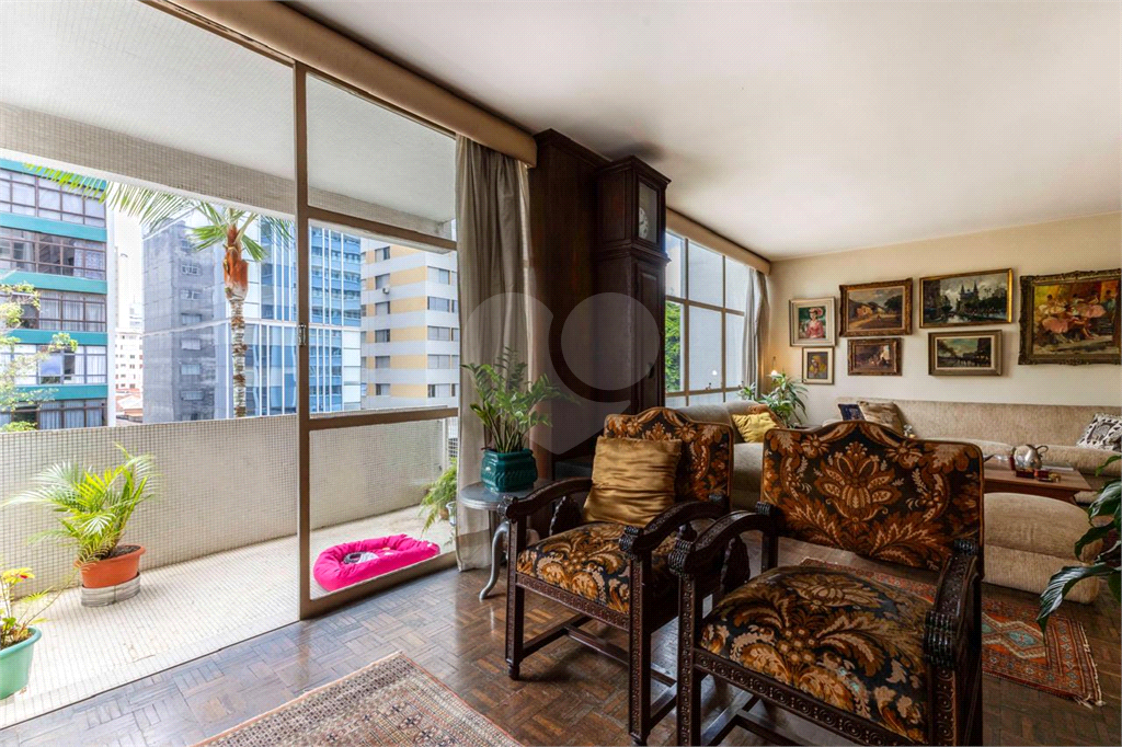  Em Higienópolis 290m² - Elegância e bom gosto.