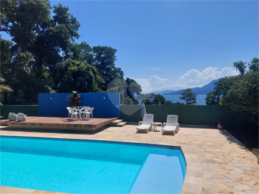 Casa em Ilhabela a venda com1422 m² de terreno e linda vista.