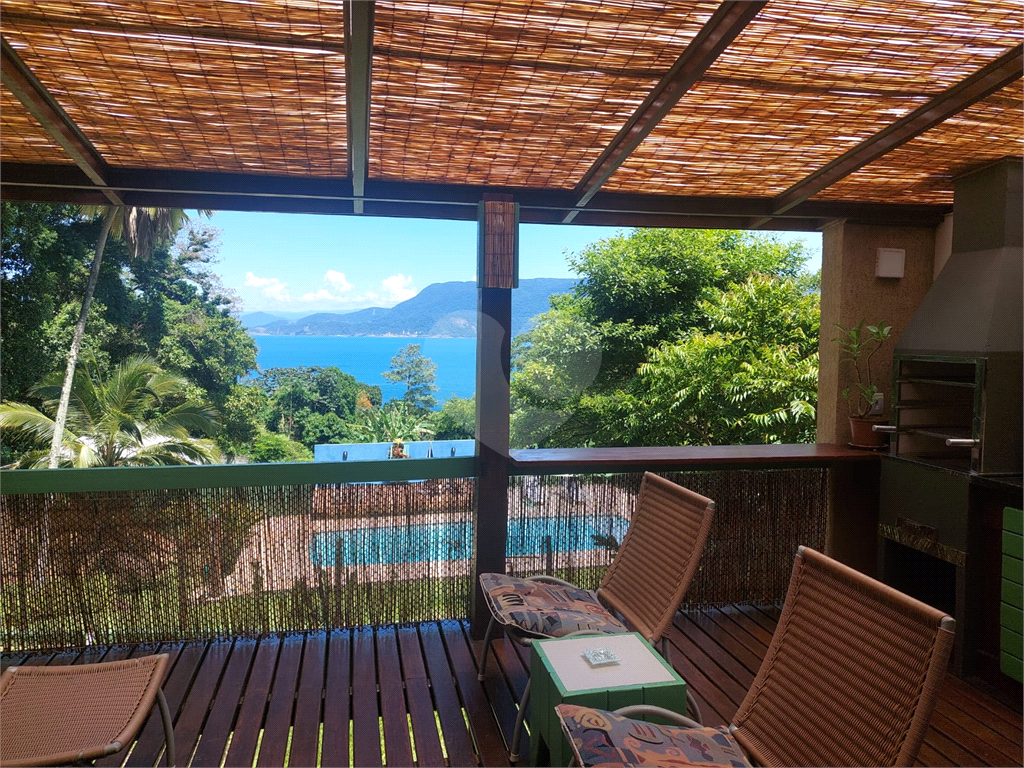 Casa em Ilhabela a venda com1422 m² de terreno e linda vista.