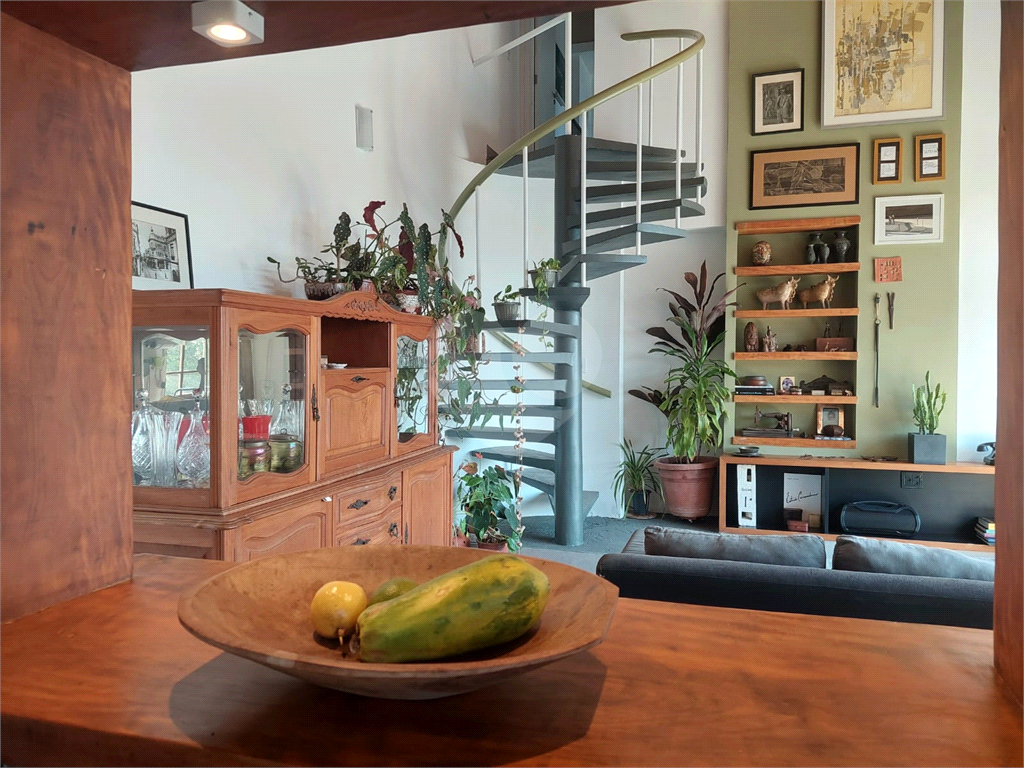 Casa em Ilhabela a venda com1422 m² de terreno e linda vista.