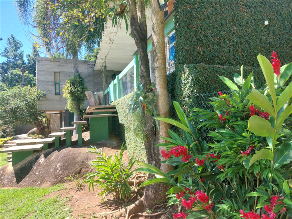 Casa em Ilhabela a venda com1422 m² de terreno e linda vista.