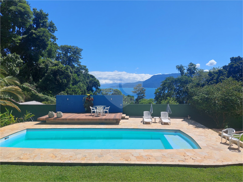 Casa em Ilhabela a venda com1422 m² de terreno e linda vista.