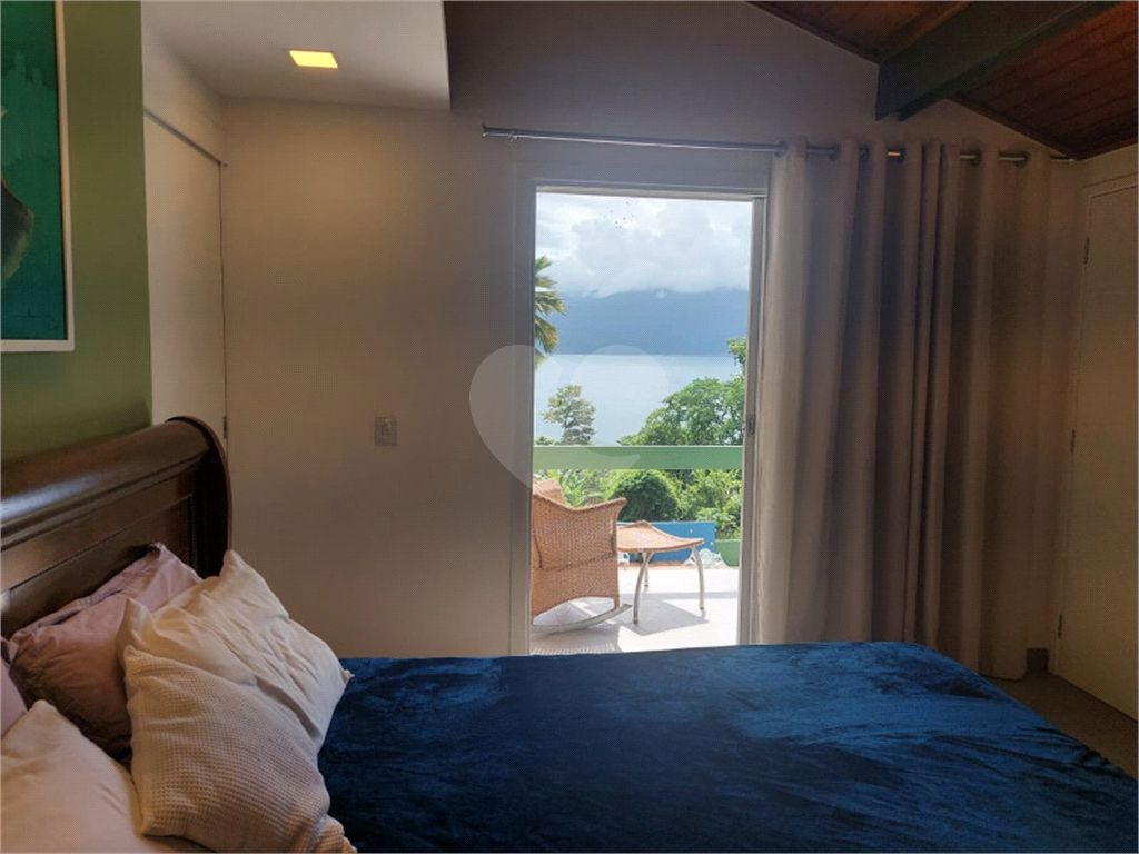 Casa em Ilhabela a venda com1422 m² de terreno e linda vista.