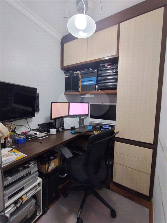 Lindo Apartamento de 3 Dormitórios em  Condomínio Clube