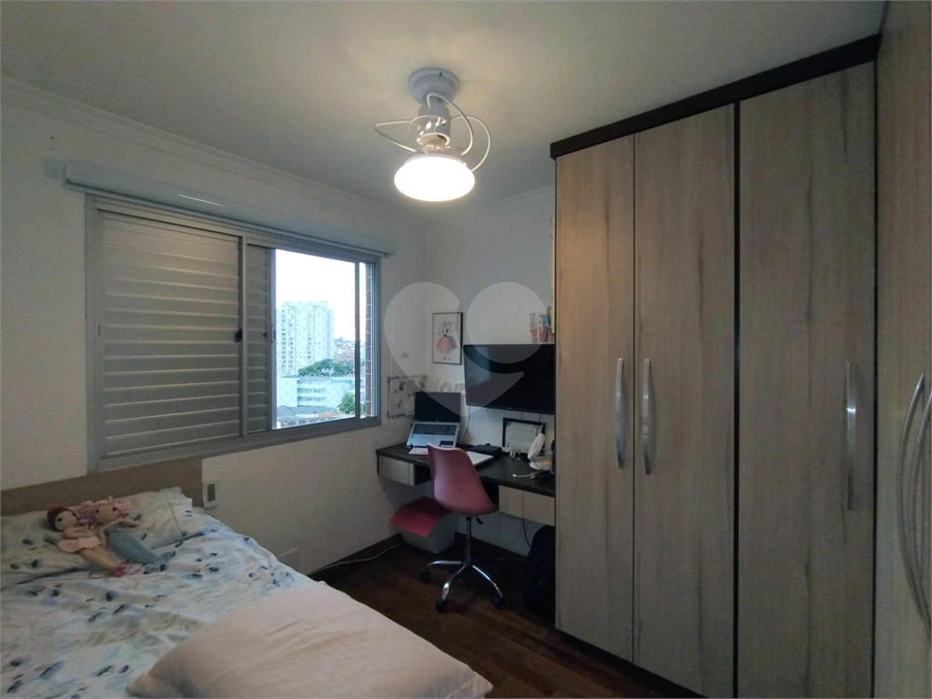 Lindo Apartamento de 3 Dormitórios em  Condomínio Clube