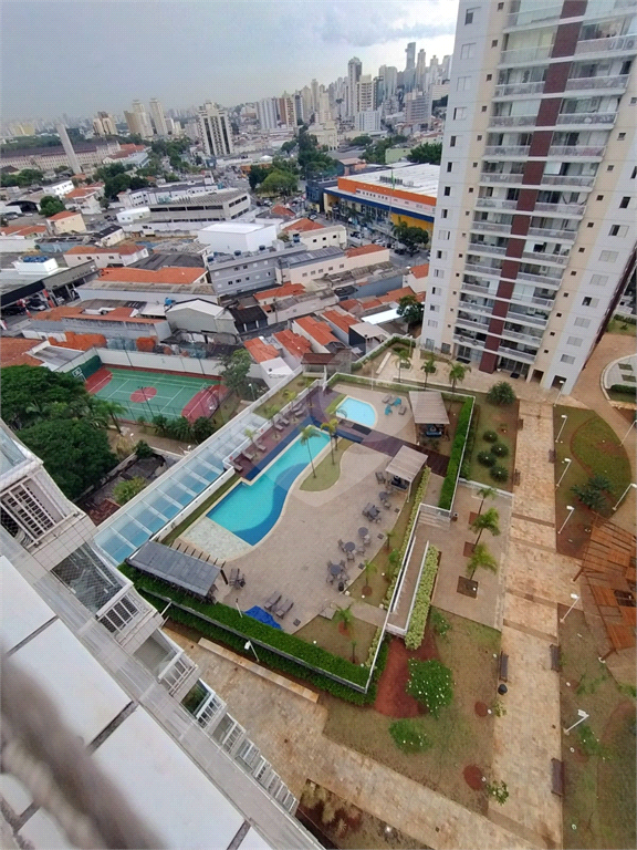 Lindo Apartamento de 3 Dormitórios em  Condomínio Clube