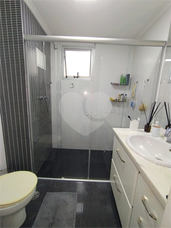 Lindo Apartamento de 3 Dormitórios em  Condomínio Clube