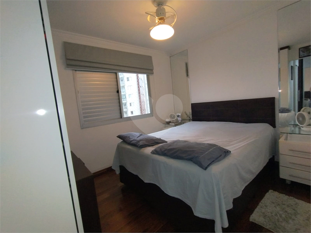 Lindo Apartamento de 3 Dormitórios em  Condomínio Clube