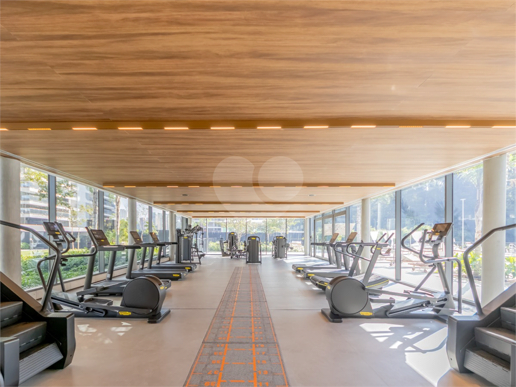 Descubra o ápice do luxo e  neste magnífico apartamento, situado no 37º andar do Parque Global