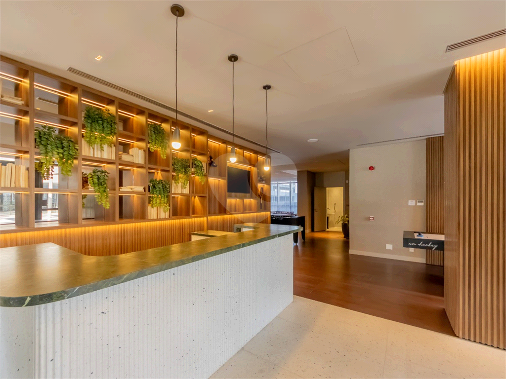 Descubra o ápice do luxo e  neste magnífico apartamento, situado no 37º andar do Parque Global