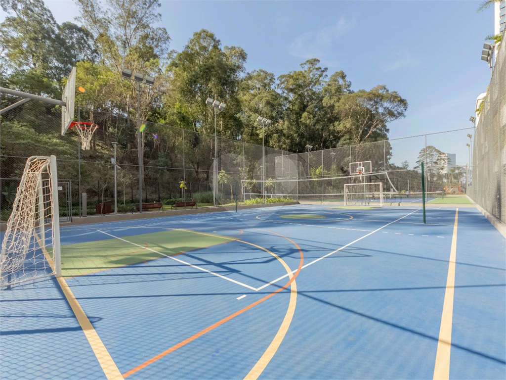 Descubra o ápice do luxo e  neste magnífico apartamento, situado no 37º andar do Parque Global