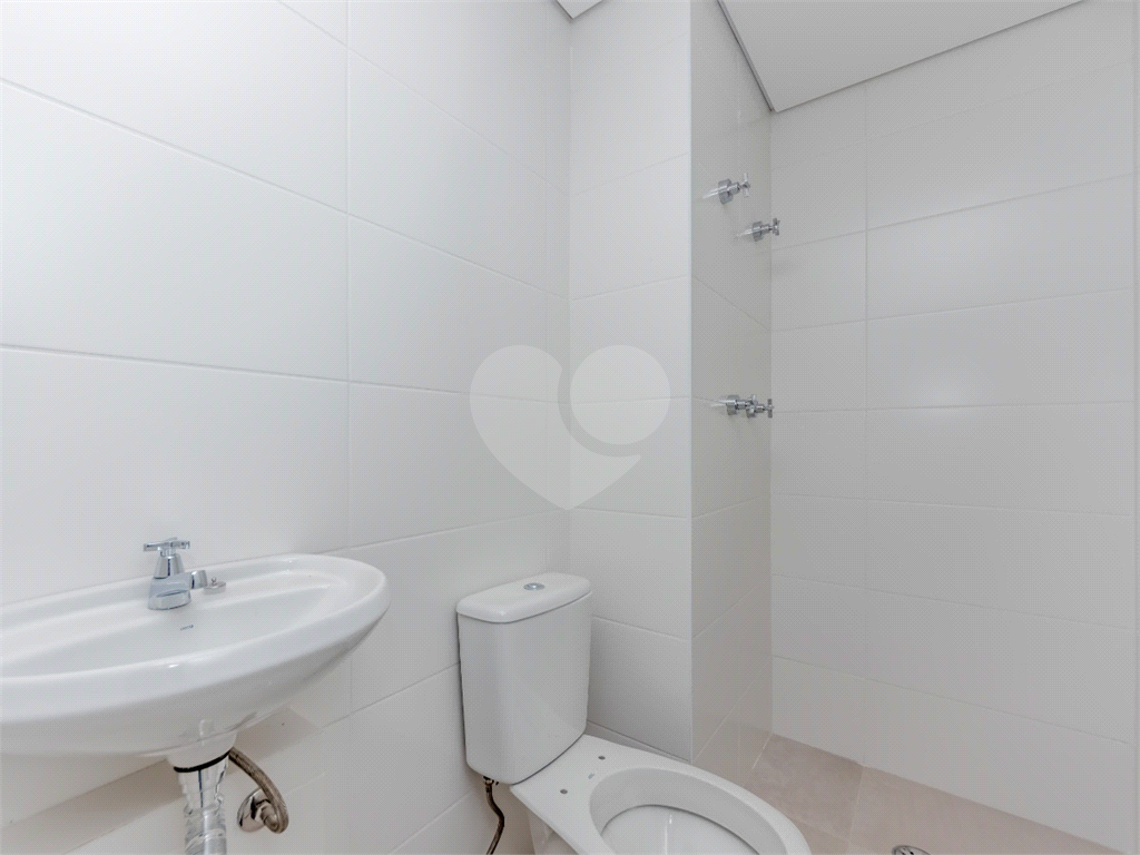 Descubra o ápice do luxo e  neste magnífico apartamento, situado no 37º andar do Parque Global