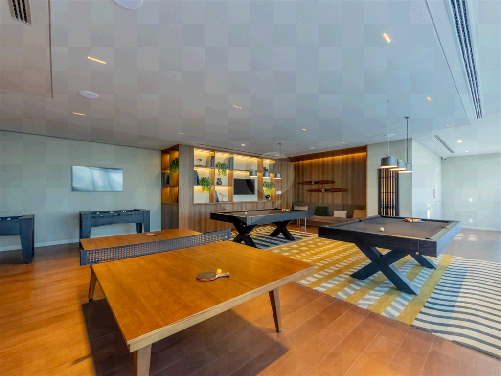 Descubra o ápice do luxo e  neste magnífico apartamento, situado no 37º andar do Parque Global