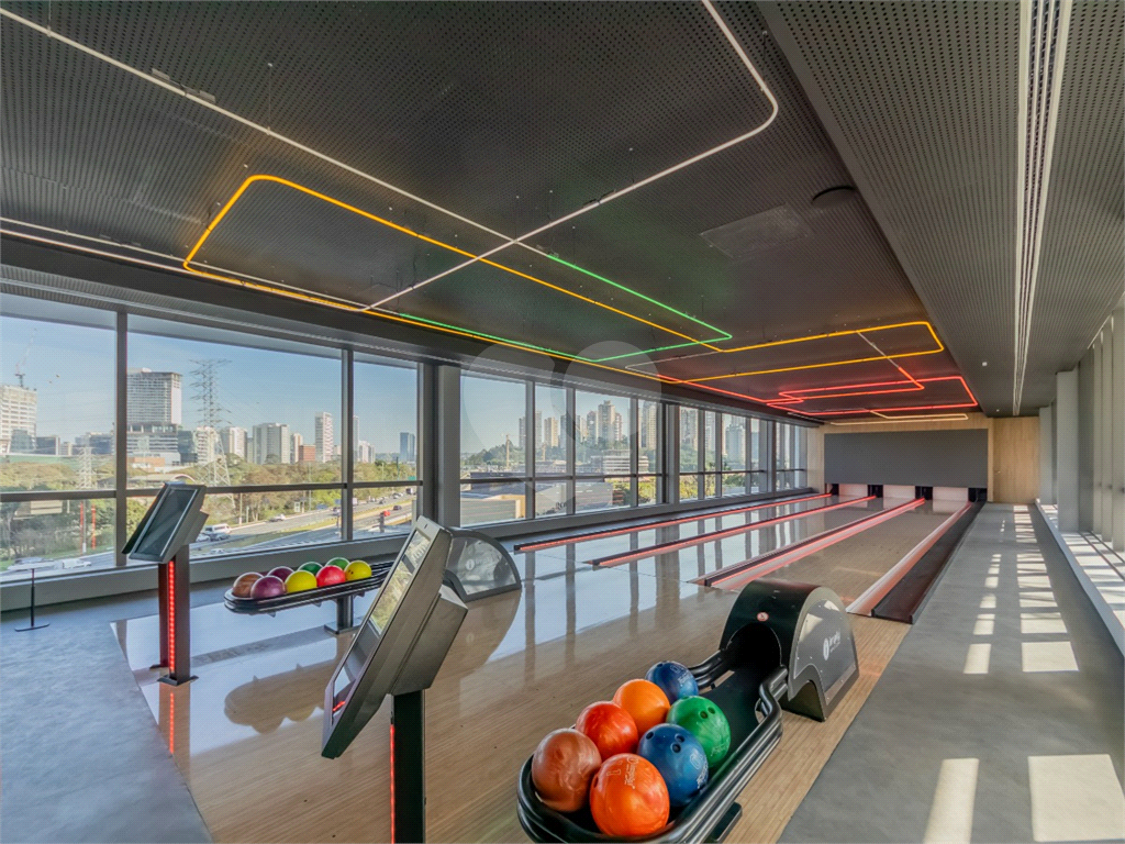 Descubra o ápice do luxo e  neste magnífico apartamento, situado no 37º andar do Parque Global