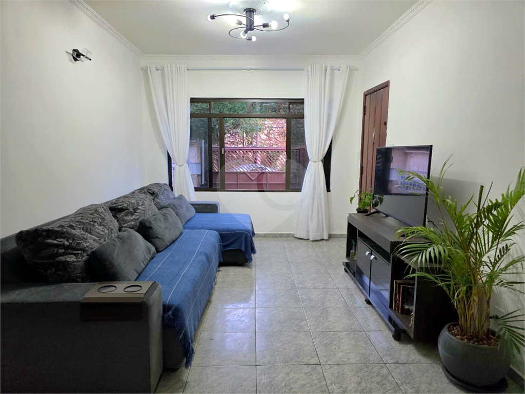 Casa com 4 quartos edícula quintal 