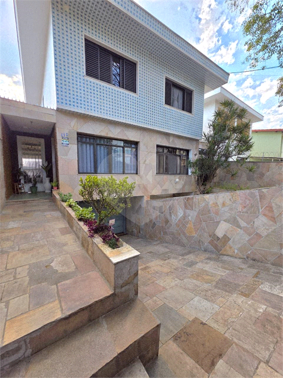 Casa com 4 quartos edícula quintal 