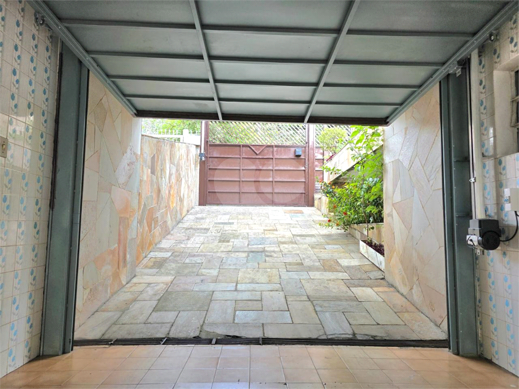 Casa com 4 quartos edícula quintal 